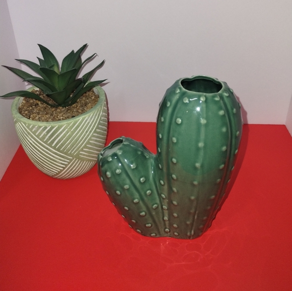 Green Cactus Ceramic Vase - Picture 2 of 3